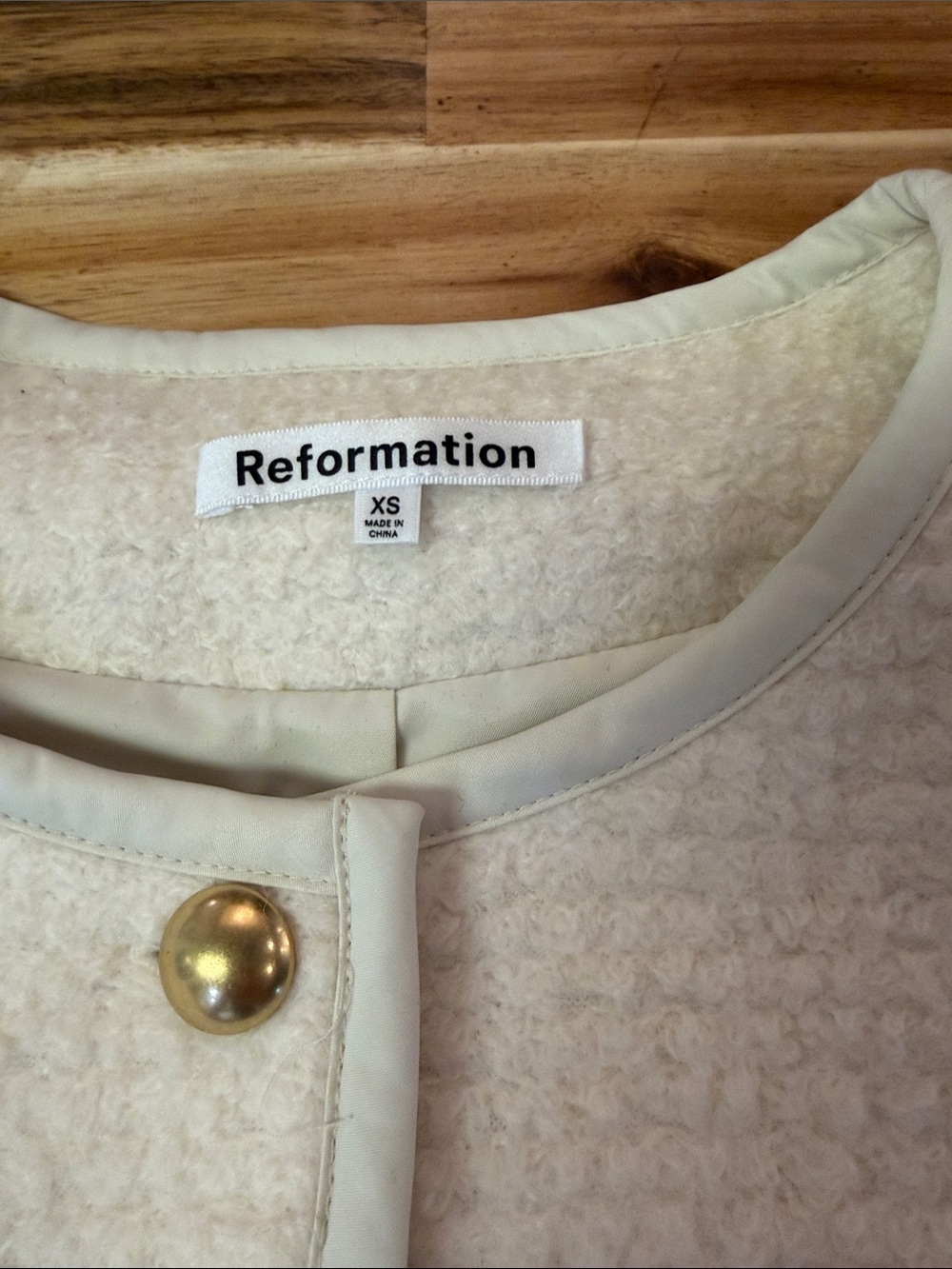Reformation Dale Wool Cropped Women's Cream Bouclé gold Button-Front Jacket XS - Picture 4 of 7